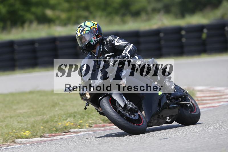 /27 12.06.2025 Ducati Schweiz Trackday Warmup  ADR/blau-bleu/3